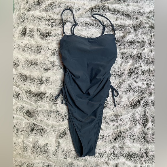 Abercrombie & Fitch Swim Abercrombie Fitch High Leg Ruched Navy